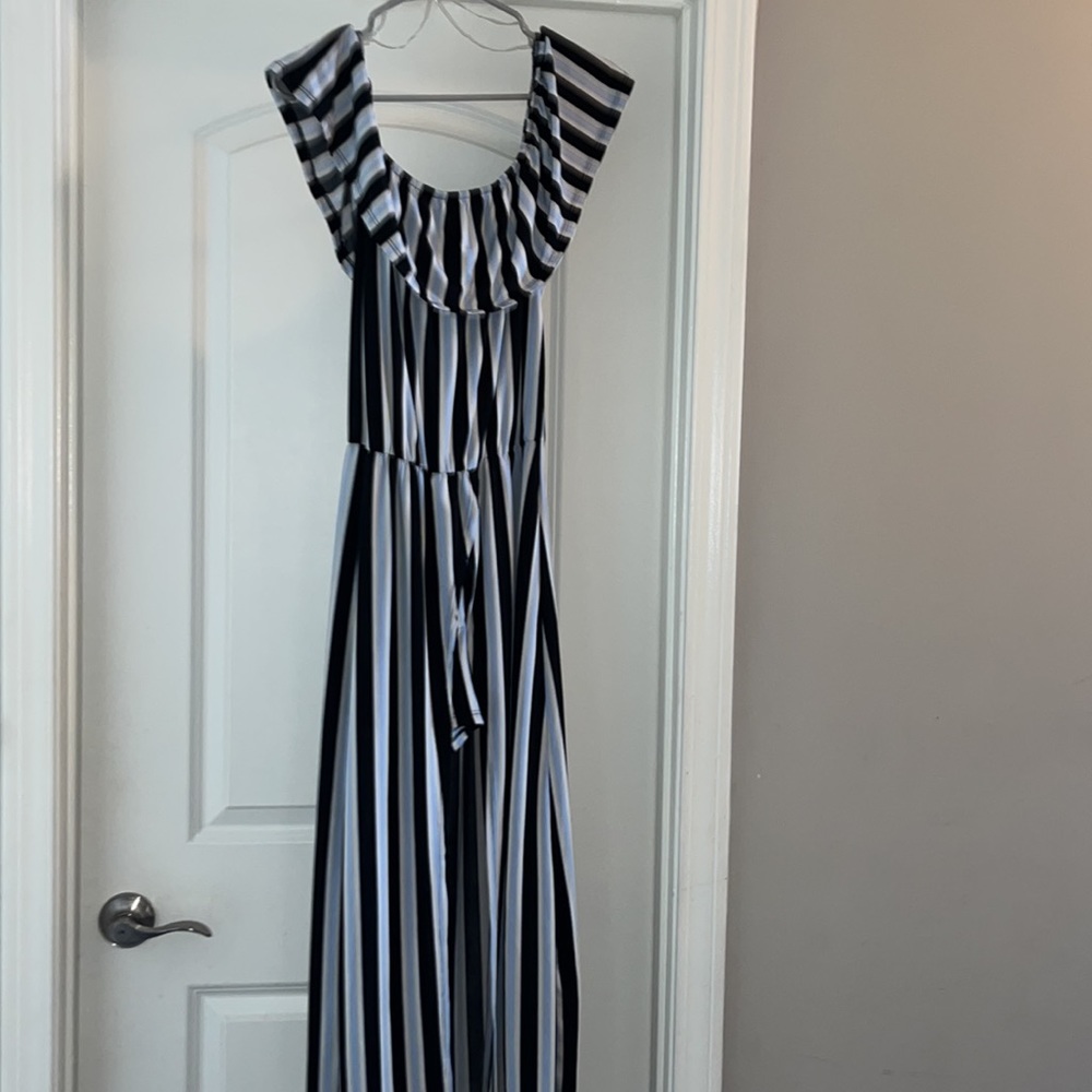 Striped jumpsuit. - Picture 6 of 7